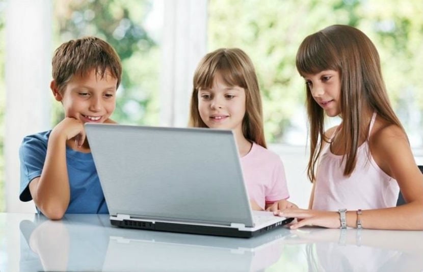 ¿Cómo educar a nuestros hijos en el uso de internet?