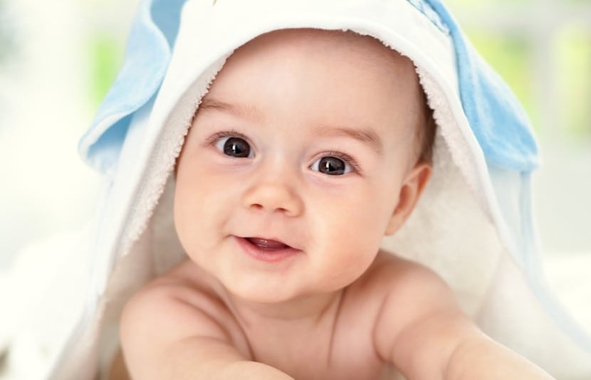 La importancia del baño de sol en bebés – bbmundo