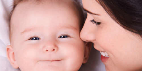¿Qué hacen los bebes de 3 meses?