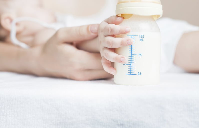 Incierto Penetrar Delincuente Cuánta leche debe tomar un bebé según su edad