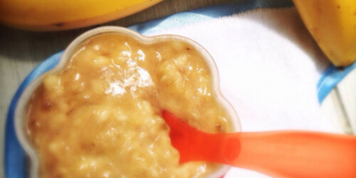 Papilla fácil de plátano, manzana y pera