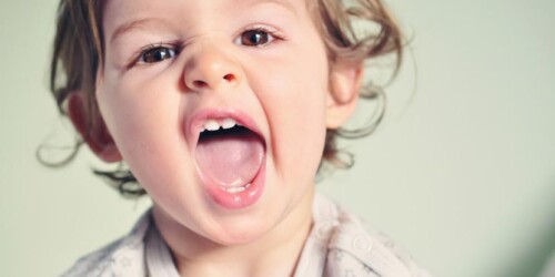 Tips para lavar sus primeros dientes