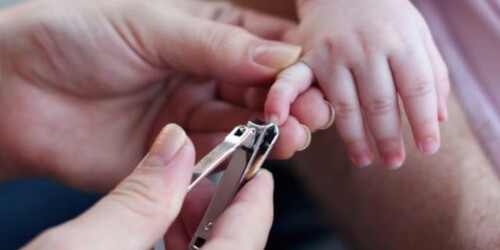 Video: Tips para cortar las uñas del bebé