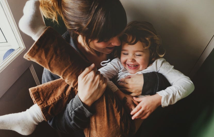 Beneficios de hacer sonreír a tu hijo