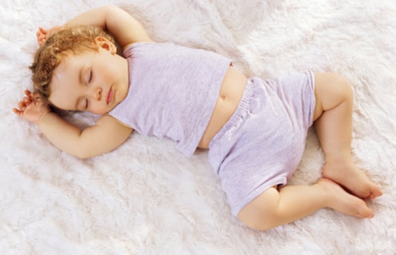 Lo que debe comer un bebé para dormir bien