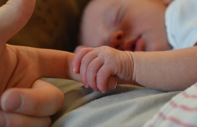 Cómo evitar infecciones en el ombligo de un recién nacido