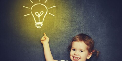 Hijas de mamás que trabajan son más exitosas
