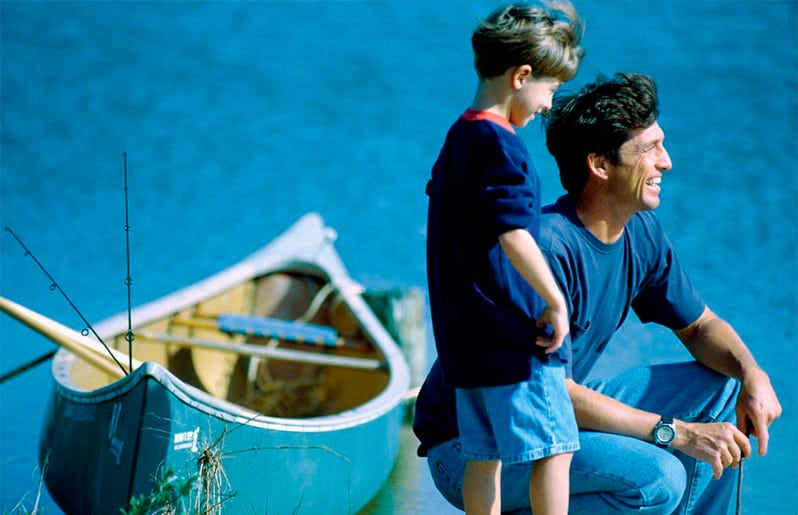 papa con su hijo marinero