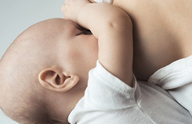 Beneficios emocionales de amamantar a un bebé