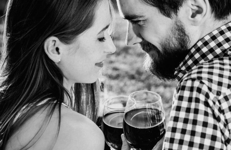 5 razones para beber una copa de vino con tu pareja
