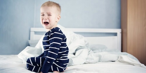 Qué hacer si mi hijo se orina en la cama