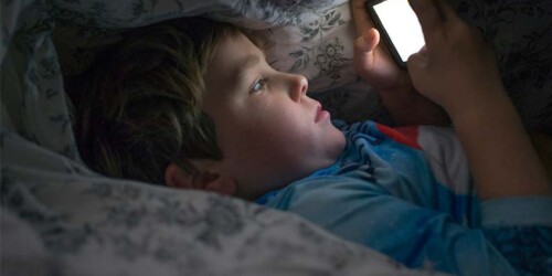 ¿Cómo identificar si tu hijo es un screenager?