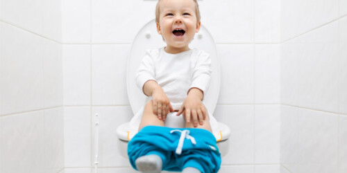 ¿Hasta qué edad puedo entrar con mi hijo al baño de mujeres?