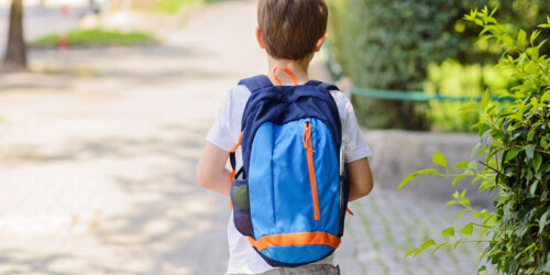 ¿Qué daño le causa a tu hijo no usar la mochila correcta?