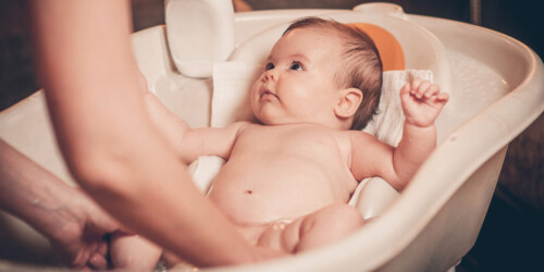 ¿Cómo bañar a tu bebé?