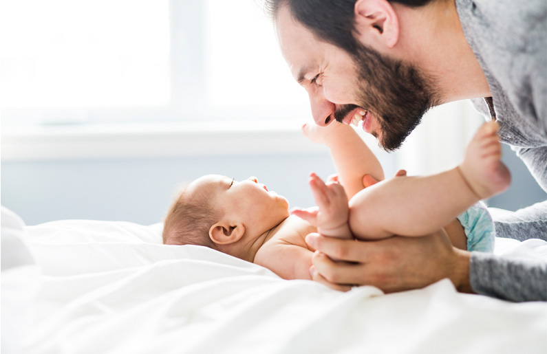 Ser papá después de los 35 años ocasiona daños a la salud del bebé