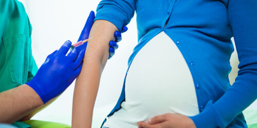 ¿Embarazada? Todo lo que tienes que saber de la vacuna contra la influenza