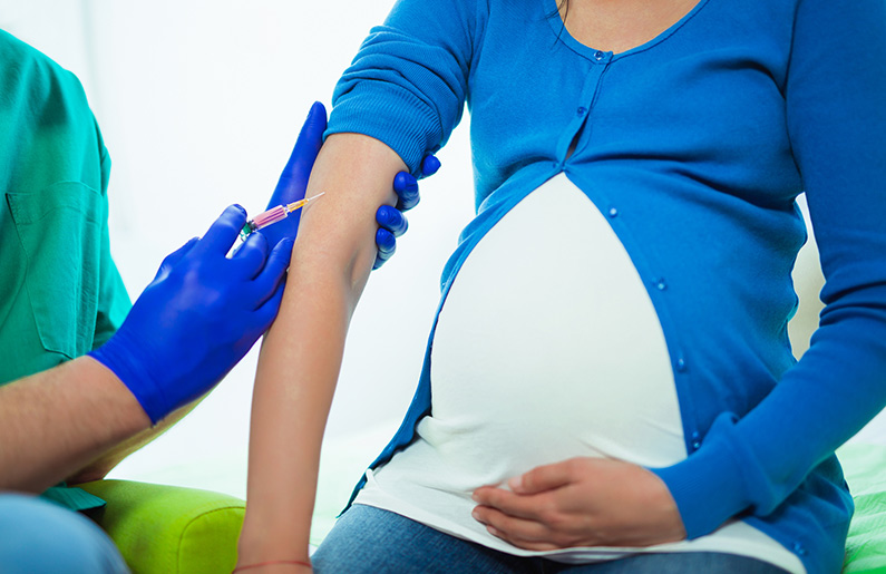 ¿Embarazada? Todo lo que tienes que saber de la vacuna contra la influenza