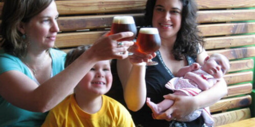 La cerveza produce más leche materna: mitos, verdades y consejos