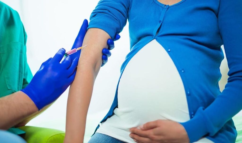 4 Vacunas en el embarazo que protegen a tu bebé