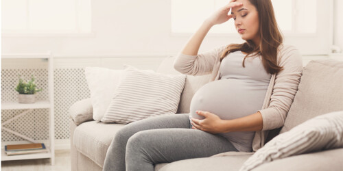 ¿Por qué duele la cabeza durante el embarazo?