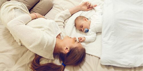 Se pierden 44 días de sueño en el primer año de vida del bebé