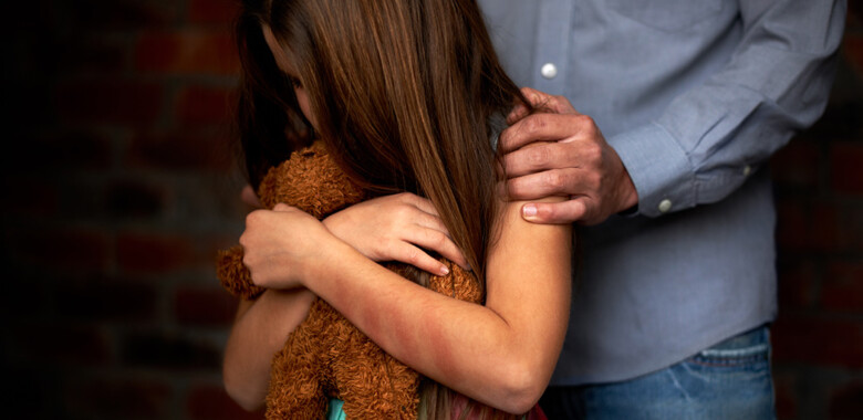 Tíos y primos: los principales violadores de niñas en México