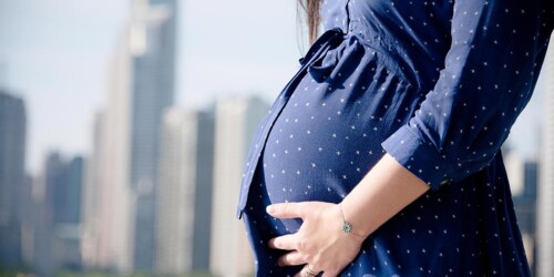 Estudio asegura que la contaminación atraviesa la placenta