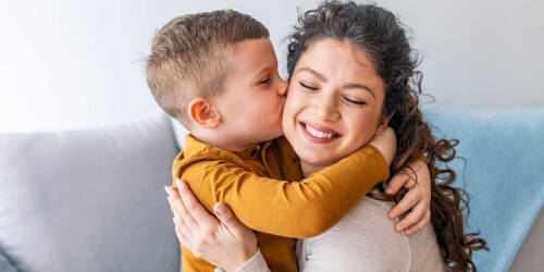 Formas fáciles de hacer feliz a tu hijo