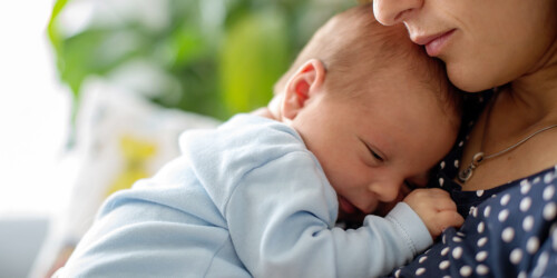 ¿Puedo lactar a mi hijo si tengo COVID-19?