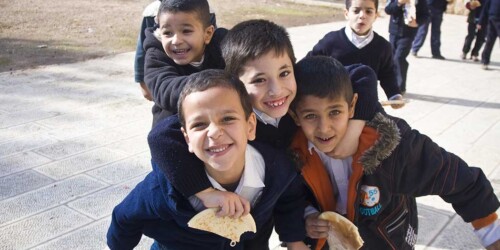 Los niños regresarían a clases antes que las niñas en este país