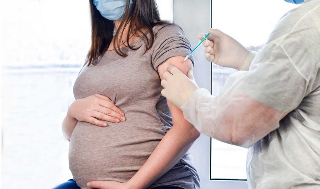 Calendario de vacunación para embarazadas y maestros en CDMX