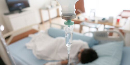 Esto cuesta la hospitalización de niños por Covid-19 en México