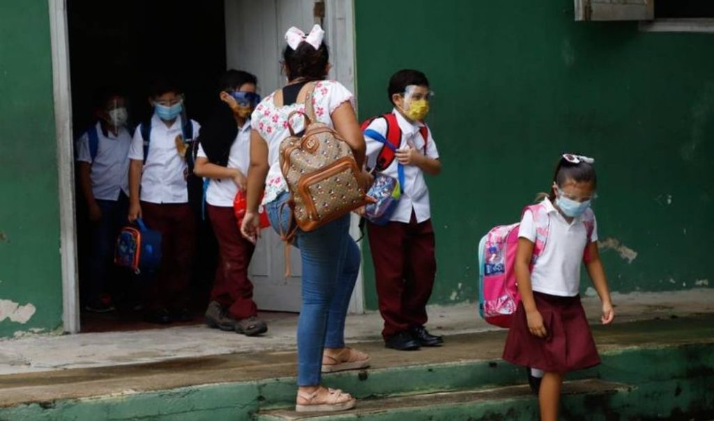 Casi 2 millones de niños se quedaron sin escuela debido a la Covid-19 en México