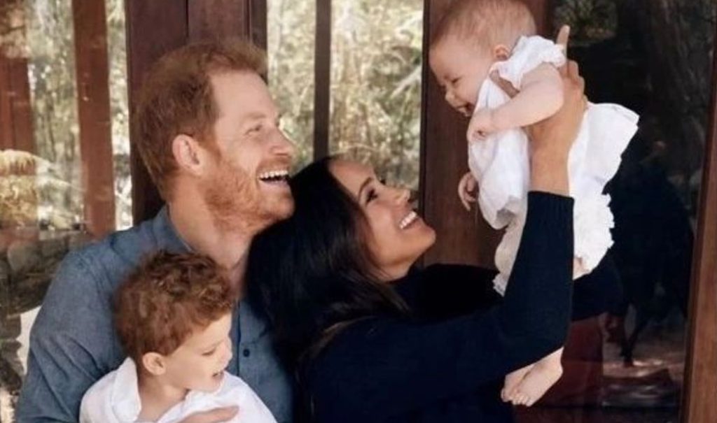 El príncipe Harry confesó cómo ha sido criar a sus dos hijos