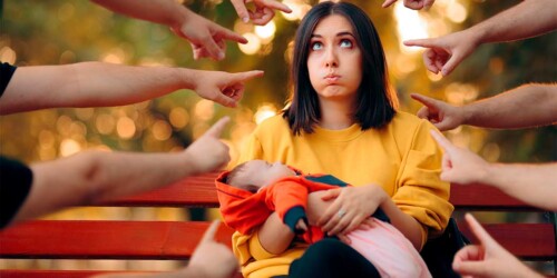 ¿Qué es el mom shaming y cómo no ser víctima de esto?