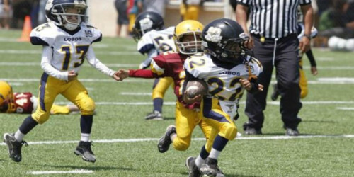 Los beneficios de que tu hijo juegue fútbol americano