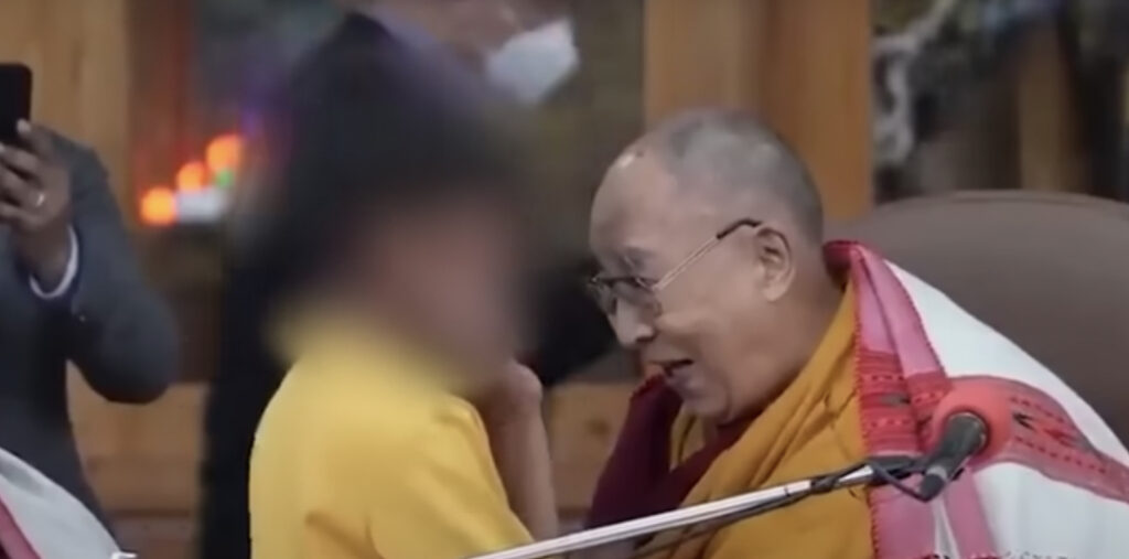 Dalái Lama se disculpa y aseguran que fue una broma