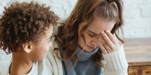 Papás y mamás con burnout o síndrome del «papá quemado»