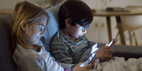 Riesgos de que tus hijos usen las redes sociales