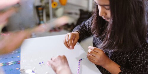 8 Actividades Montessori y de cuidado personal por edades