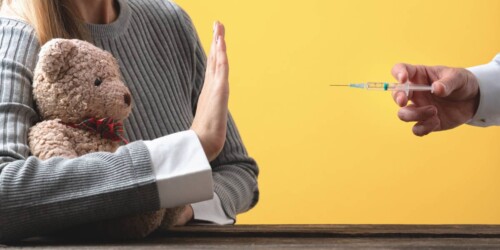 La moda de no vacunar enferma