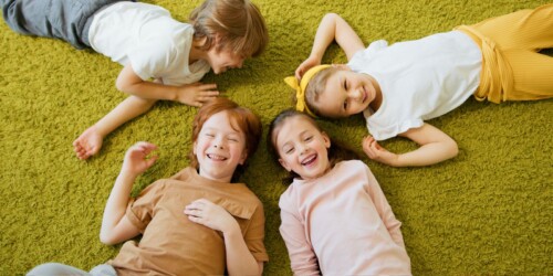 Tener amigos hace más inteligente a tu hijo