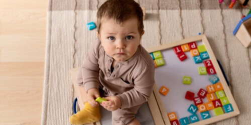 Juegos fáciles para estimular a tu bebé sin gastar tanto