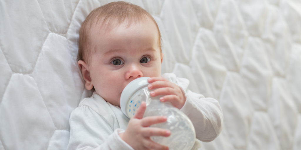 ¿Cómo saber si estoy sobrealimentando a mi bebé?