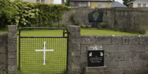 800 bebés muertos fueron encontrados en una fosa en Irlanda