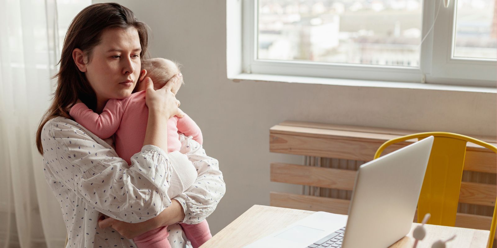 Está bien si no puedes con todo: Sobreestimulación en mamás