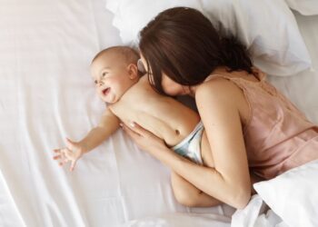 ¿Es sano el colecho prolongado? Beneficios del sueño compartido