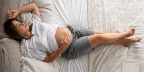 ¿Cómo dormir más cómoda durante el embarazo?