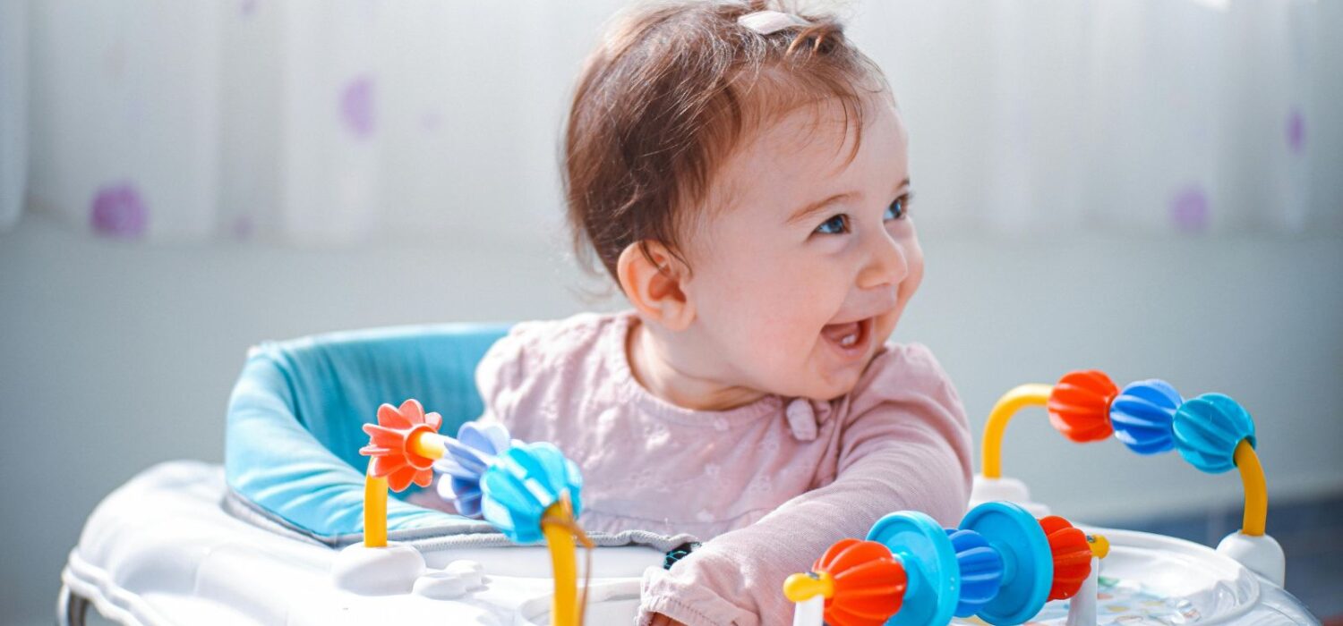 Sirven las andaderas para bebés